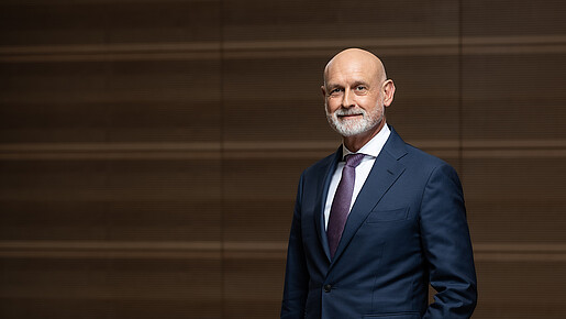 Das Foto zeigt Volker Geyer, den Bundesvorsitzenden des dbb.