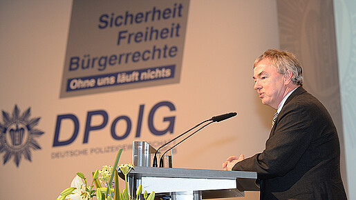 dbb-Bundesvorsitzender Klaus Dauderstädt auf dem DPolG-Bundeskongress dbb-Bundesvorsitzender Klaus Dauderstädt auf dem DPolG-Bundeskongress