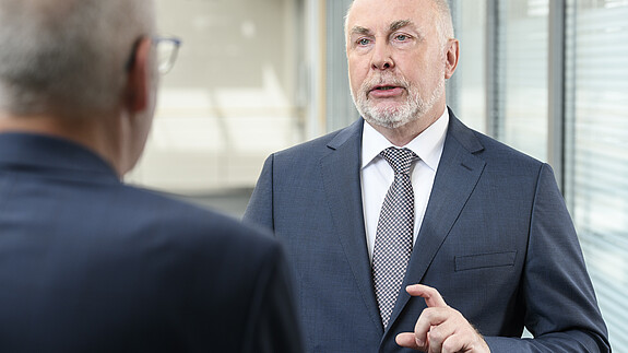 Silberbach Ulrich Silberbach, Bundesvorsitzender des dbb, im Gespräch