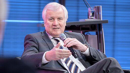 Bundesinnenminister Horst Seehofer Seehofer bei der dbb Jahrestagung 2021