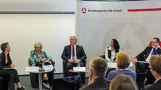 Diskussion bei der Arbeitsagentur Berlin Brandenburg