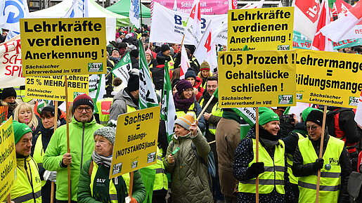 06.12.2023, Jahr > 2023, Ort > Europa > Deutschland > Sachsen > Dresden, Einkommensrunde 2023