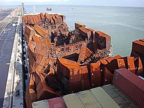 Feuer verwüstete das Containerschiff „Yantian Express“ im Januar 2019. Feuer verwüstete das Containerschiff „Yantian Express“ im Januar 2019.