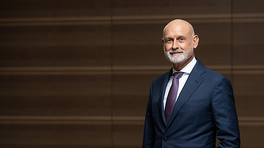 Negativrekord: Dem öffentlichen Dienst fehlen 600.000 Beschäftigte Das Foto zeigt Volker Geyer, Bundesvorsitzenden des dbb.