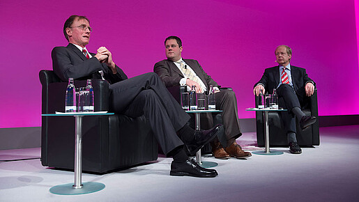 Podiumsdiskussion am 2. Tag der dbb Jahrestagung Podiumsdiskussion am 2. Tag der dbb Jahrestagung