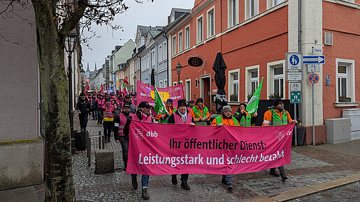 Zu sehen ist die Demonstration zur EKR 2025 in Hof.