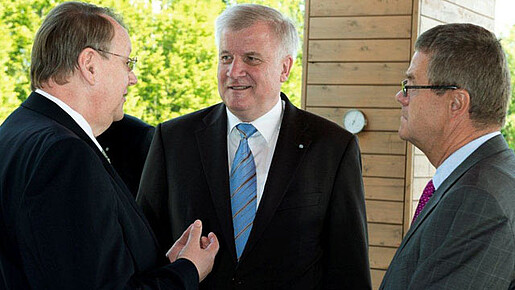 Horst Seehofer beim dbb Bundeshauptvorstand Horst Seehofer beim dbb Bundeshauptvorstand