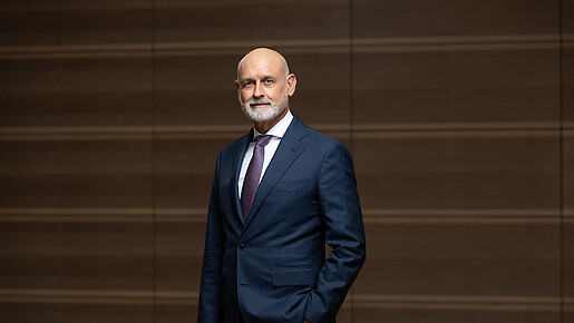 Das Foto zeigt Volker Geyer, Bundesvorsitzender des dbb