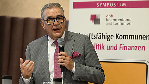 Das Foto zeigt dbb-Vize Andreas Hemsing.