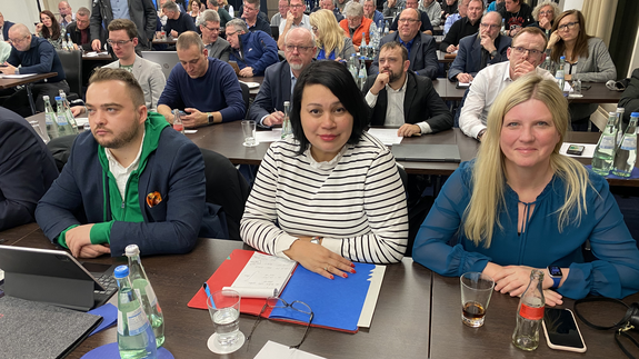 Milanie Kreutz und Synnöve Nüchter bei den Tarifverhandlungen mit der TdL in Potsdam