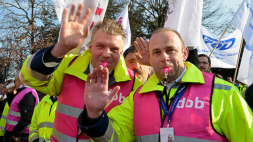 Warnstreik am Frankfurter Flughafen Warnstreik am Frankfurter Flughafen