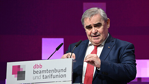 Peter Müller, Richter des Bundesverfassungsgerichts a.D. und Ministerpräsident des Saarlands a.D. Peter Müller, Richter des Bundesverfassungsgerichts a.D. und Ministerpräsident des Saarlands a.D.