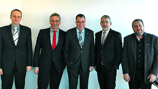 Russ mit Kommissionsvertretern